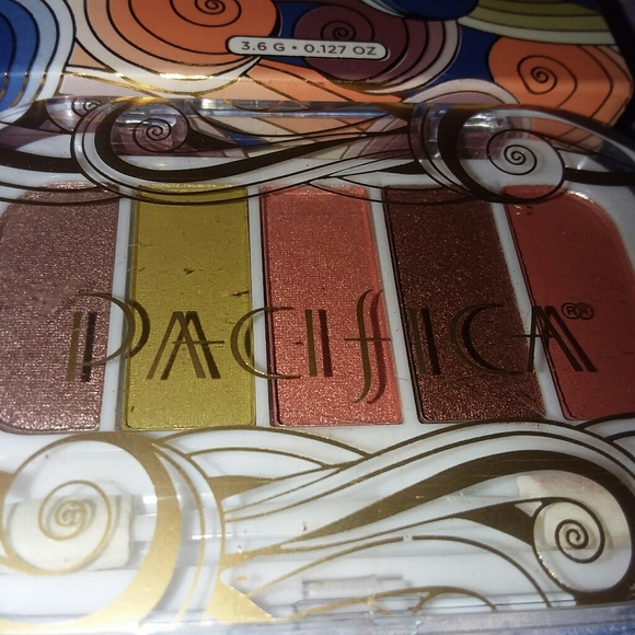 Pacifica eyeshadow palette - Picture 3 of 4